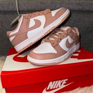 BRAND NEW WOMEN’S NIKE DUNKS LOW 7.5